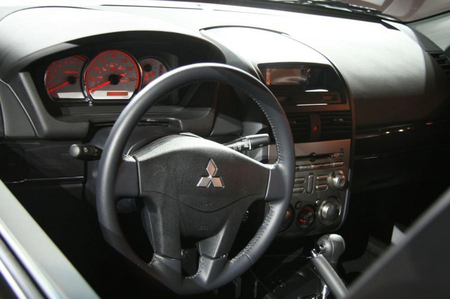  Mitsubishi Galant 2009 года  (фото 3 из 98)